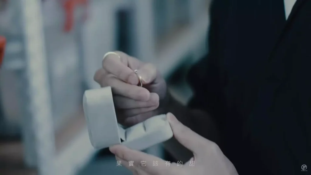 sven ring box screenshot in JJ Lin Jun Jie MV