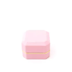 asscher ring box pink