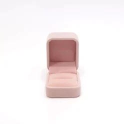 Sven Ring Box in Pink opening