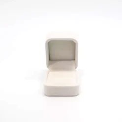 Sven Ring Box in White opening